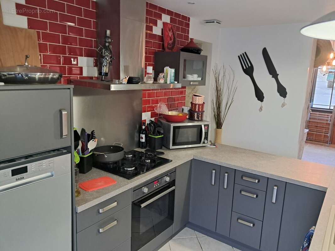 Maison à SAINTE-COLOMBE-EN-BRUILHOIS