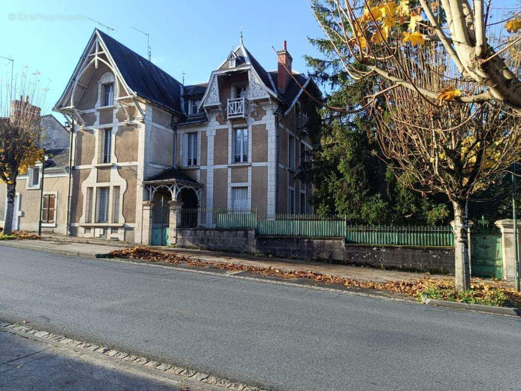 Maison à ARGENTON-SUR-CREUSE