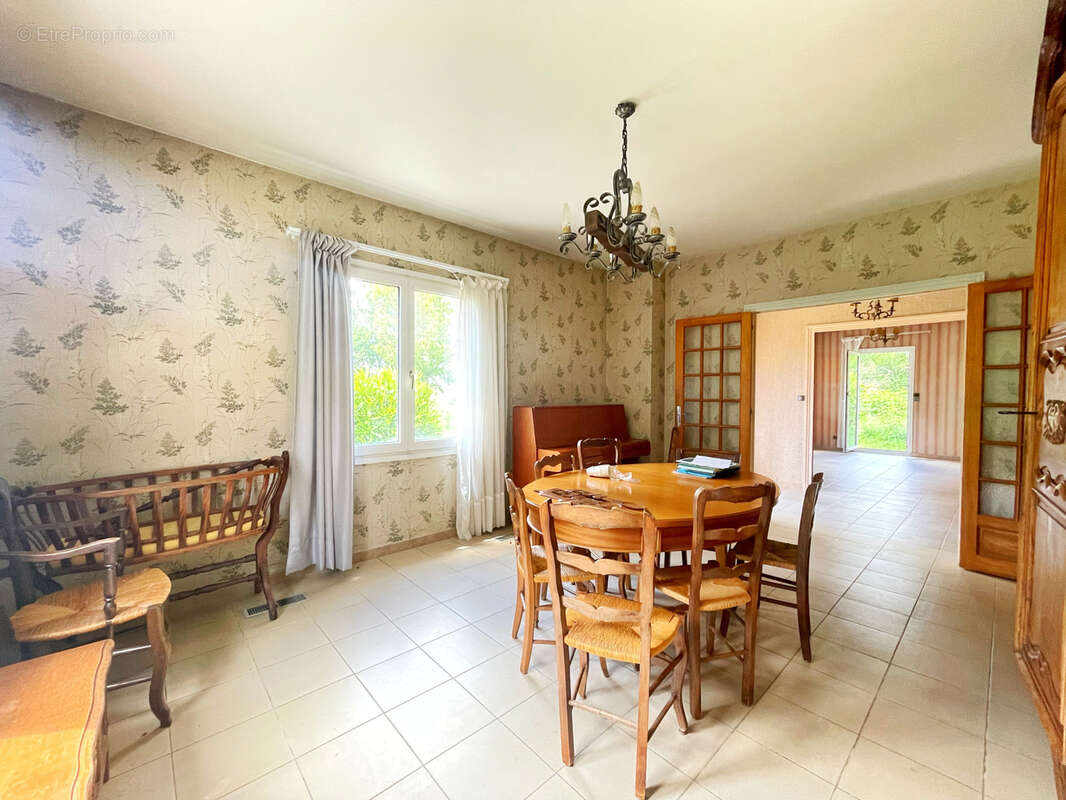 Maison à CHARLY