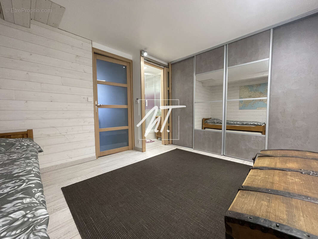 Appartement à MORILLON