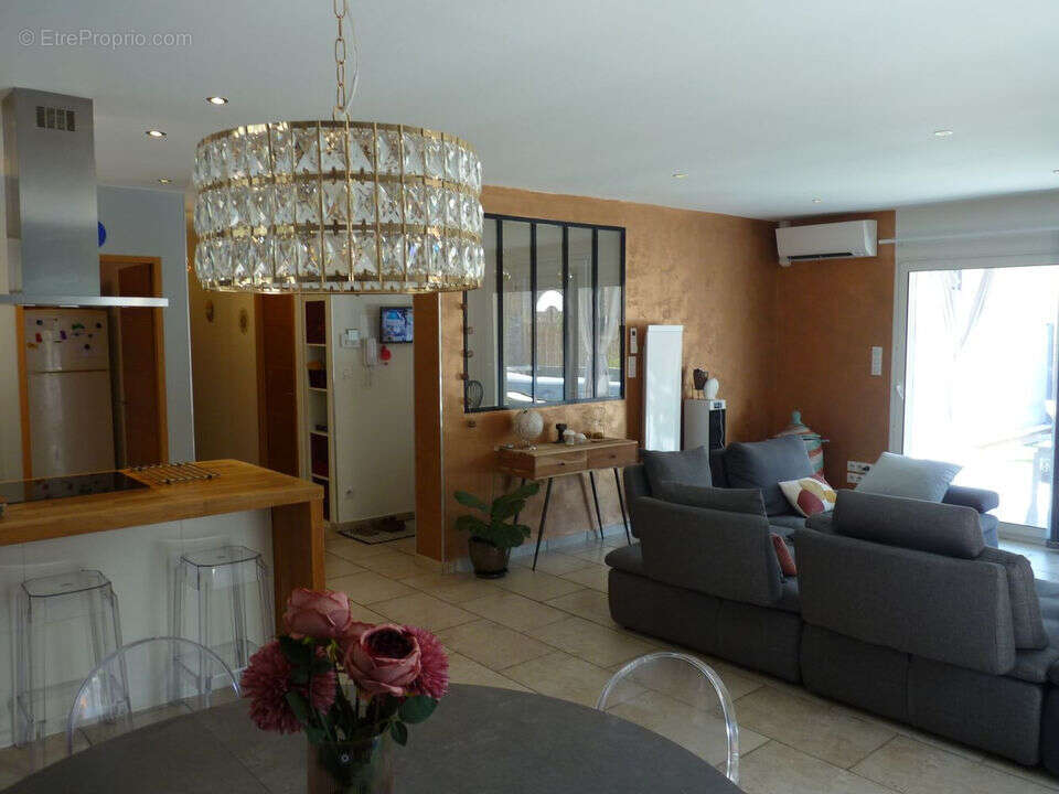 Maison à SAINTE-TULLE