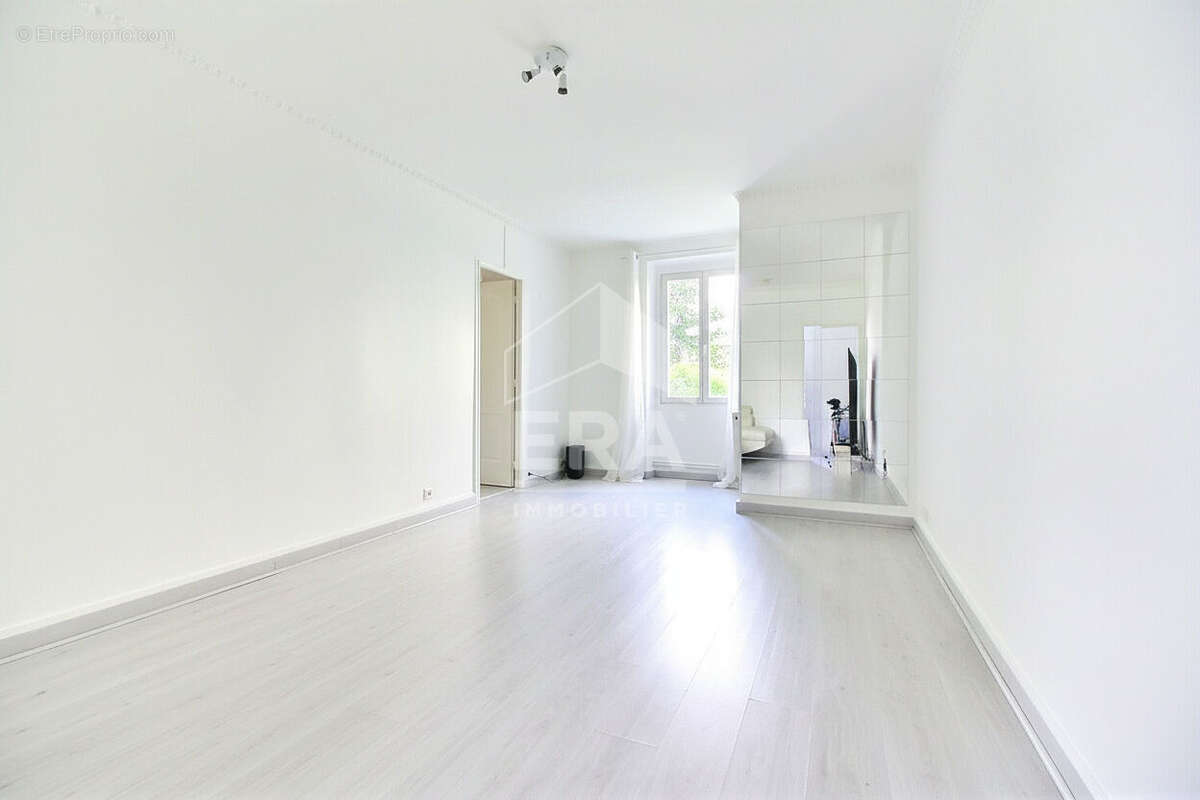 Appartement à L'ILE-SAINT-DENIS