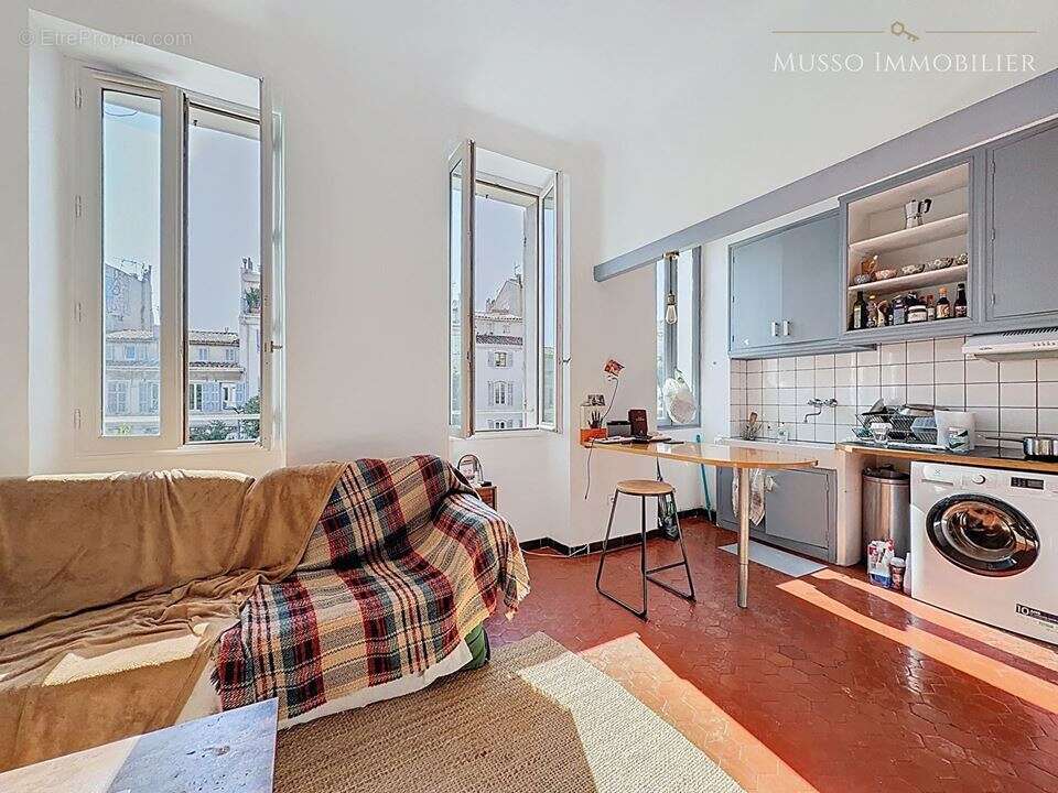 Appartement à MARSEILLE-6E