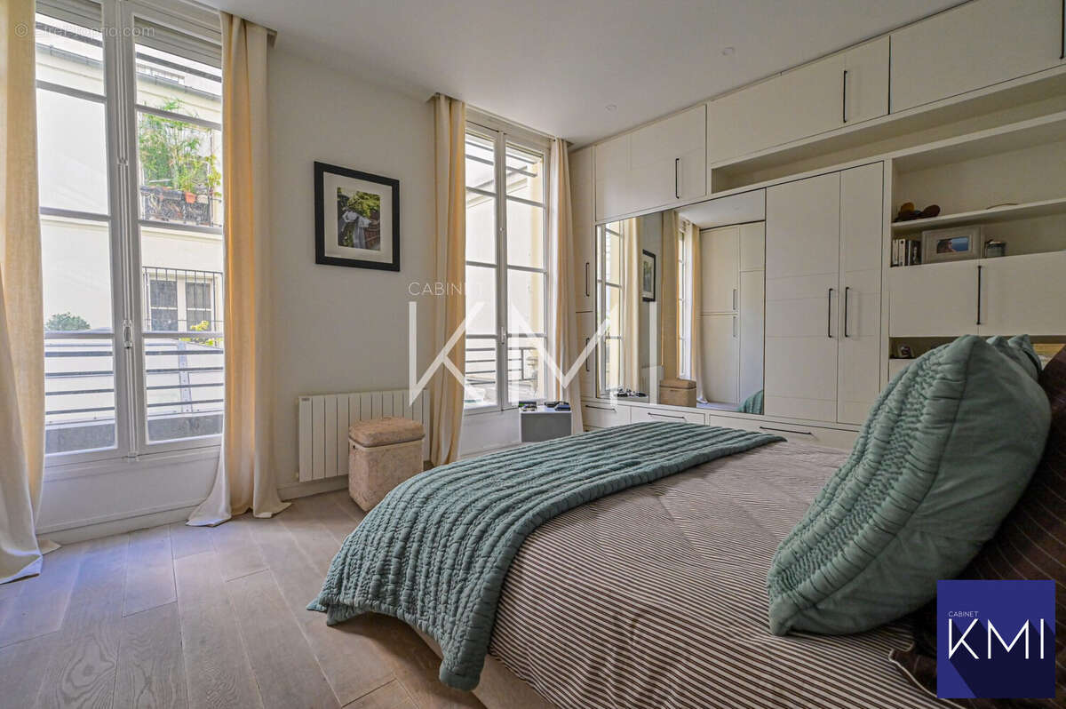 Appartement à PARIS-2E