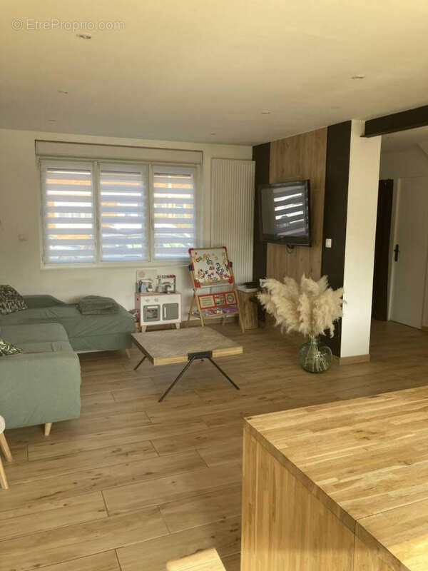 Autre à COURCELLES-LES-LENS