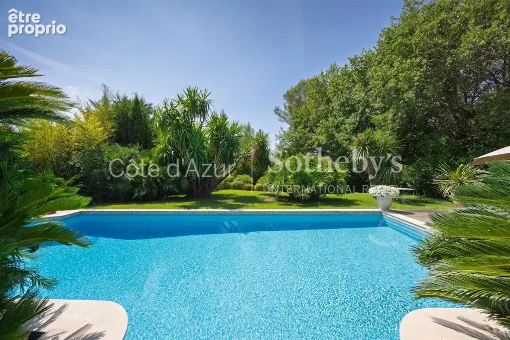 Charmante villa 6 chambres avec piscine sur terrain de 2 108 m² - photo 3