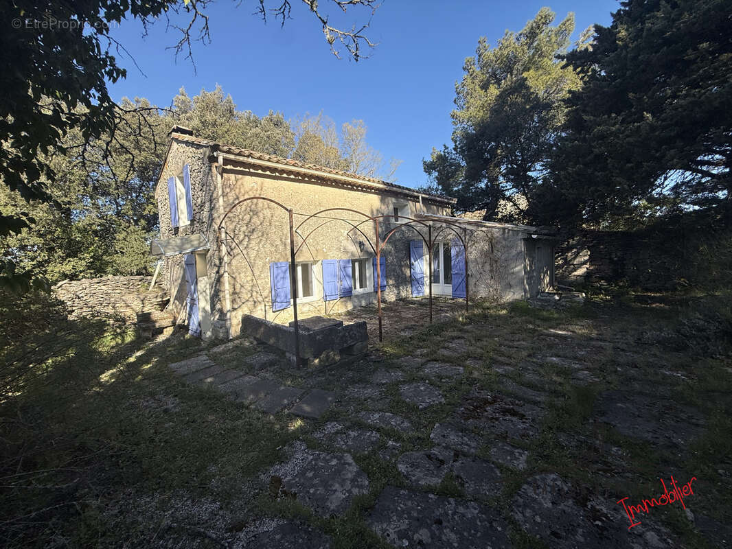 Maison à BONNIEUX