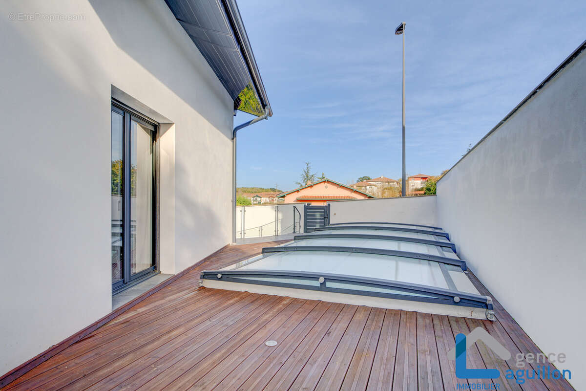 Maison de type 6 pieces hauteur plage piscine et garage - photo 3