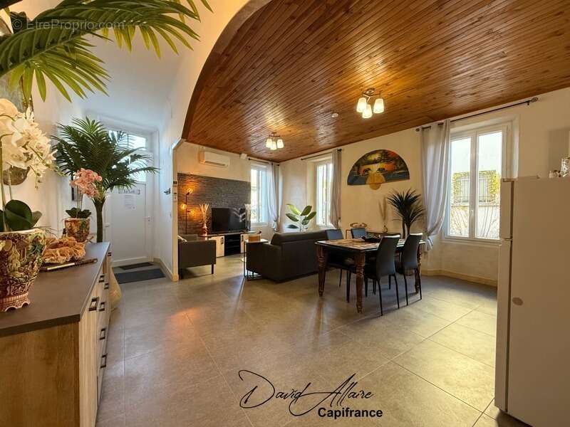 Appartement à LARAGNE-MONTEGLIN