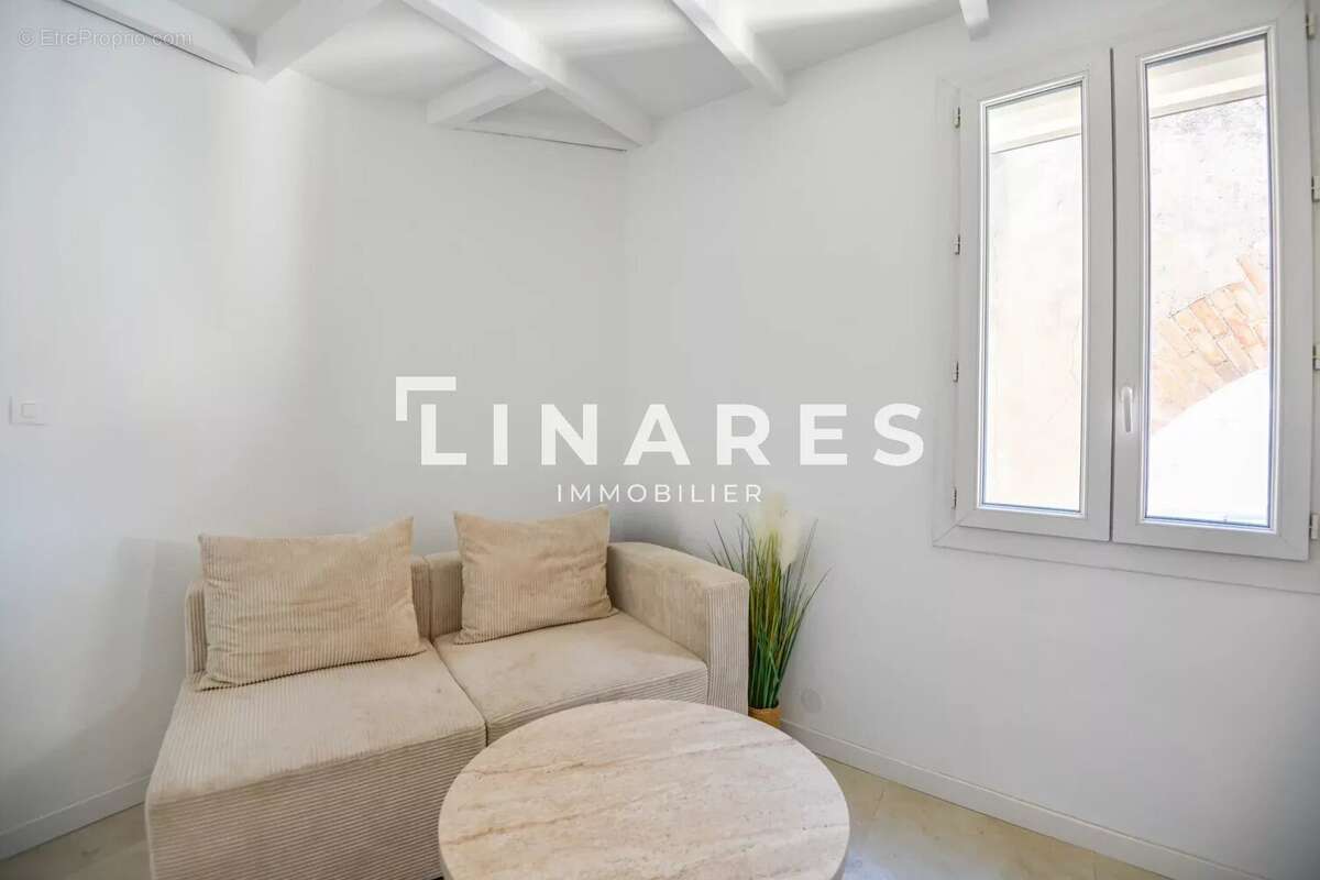 Appartement à MARSEILLE-6E