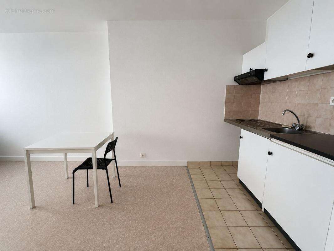 BREST, Triangle d’Or, Studio sur dalle béton - photo 2