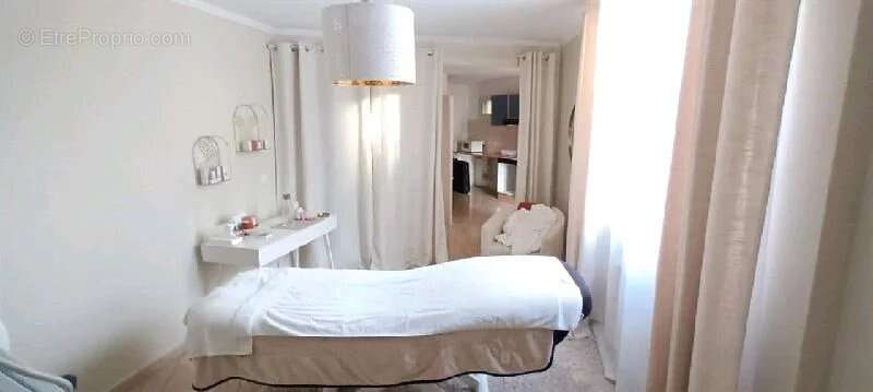 Maison à SAINTE-GENEVIEVE-DES-BOIS