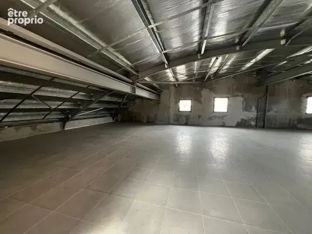 Bureau de 293 m² - photo 2