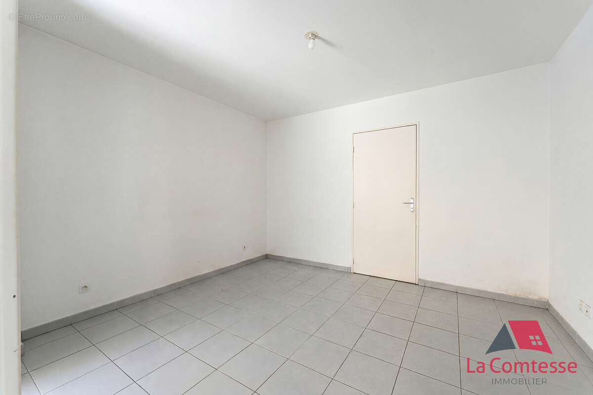 Appartement à MARSEILLE-2E