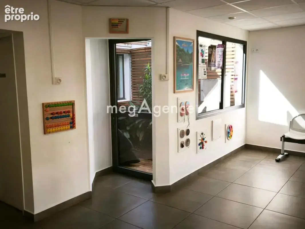 Local commercial a vendre saint-pierre - photo 5