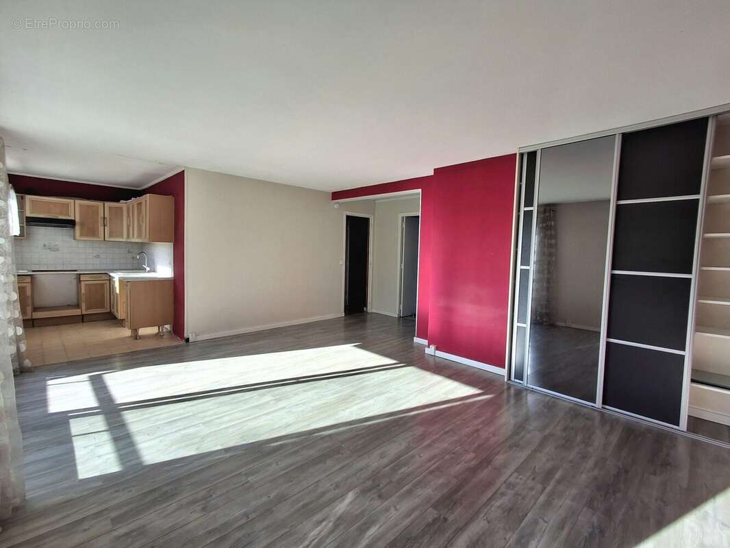 Appartement à FRESNES