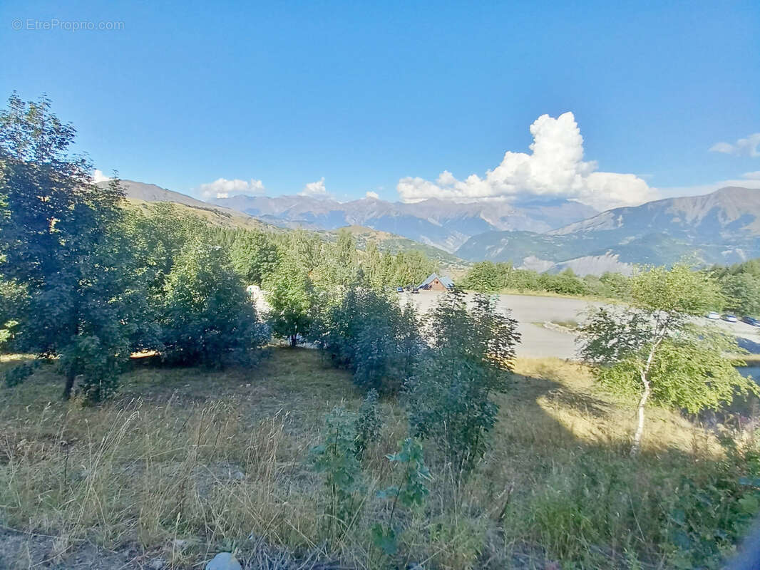 Terrain à LE CHATEL