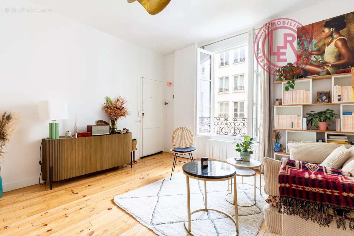 Appartement à PARIS-10E