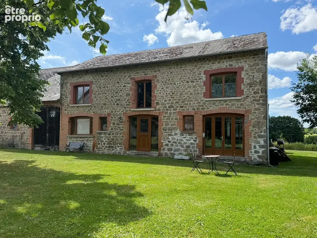 Maison à SAINT-PRIEST-LA-PLAINE