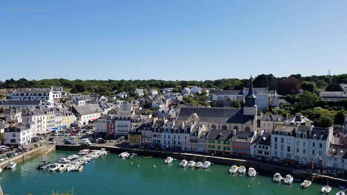 Appartement lumineux à Le Palais : Vue sur l'écluse et cour privée - photo 12
