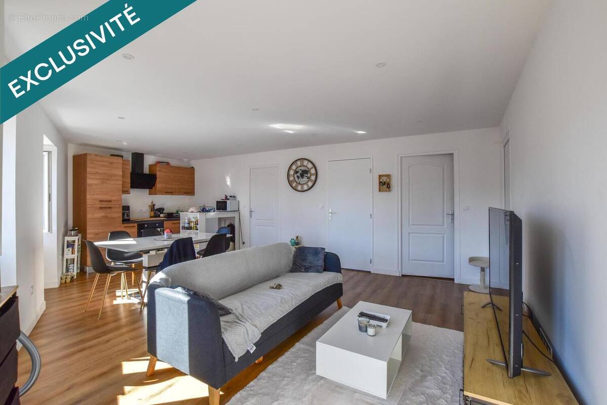 Photo 1 - Appartement à SURY-LE-COMTAL