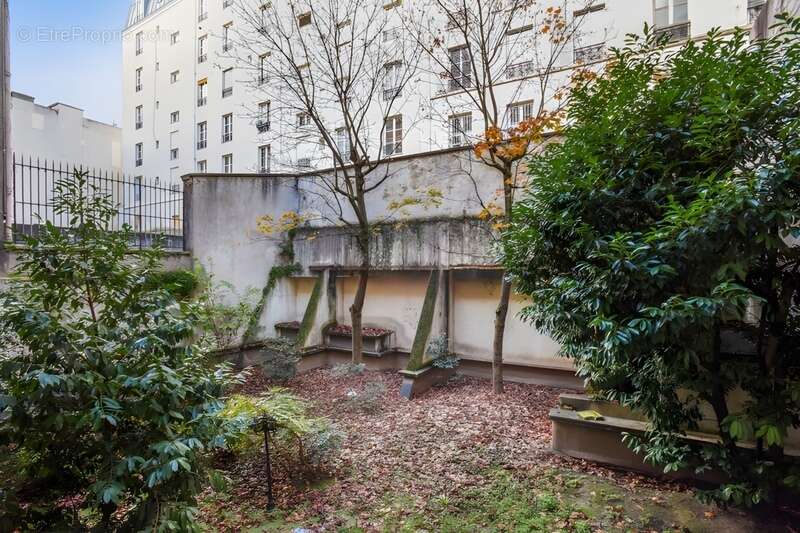 Appartement à PARIS-8E