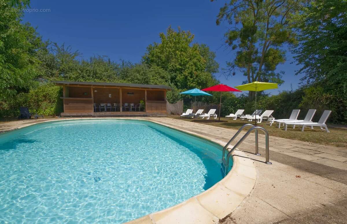 Complexe de gîtes avec une ferme de 3 chambres et 3 gîtes avec piscine chauffée - photo 2