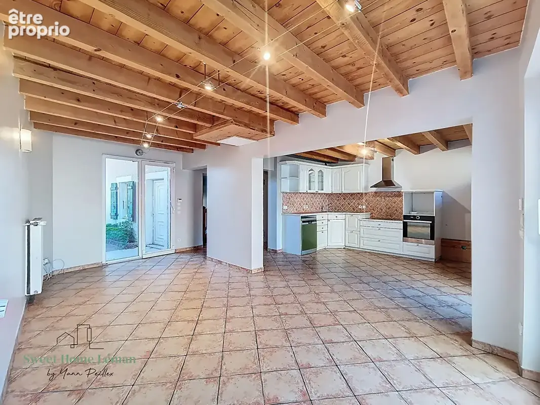 VEIGY - Maison de village de 5 chambres - photo 2