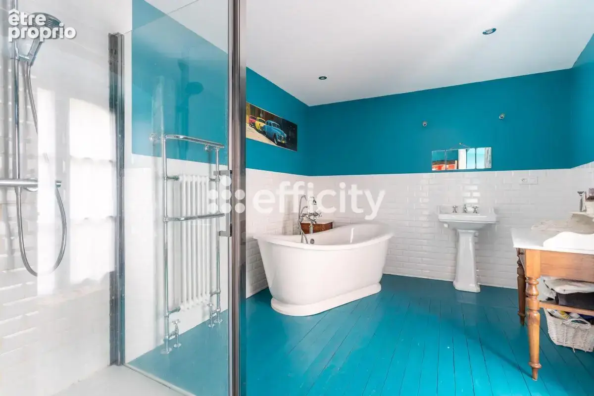 Maison 300 m² à Thiers  - photo 10