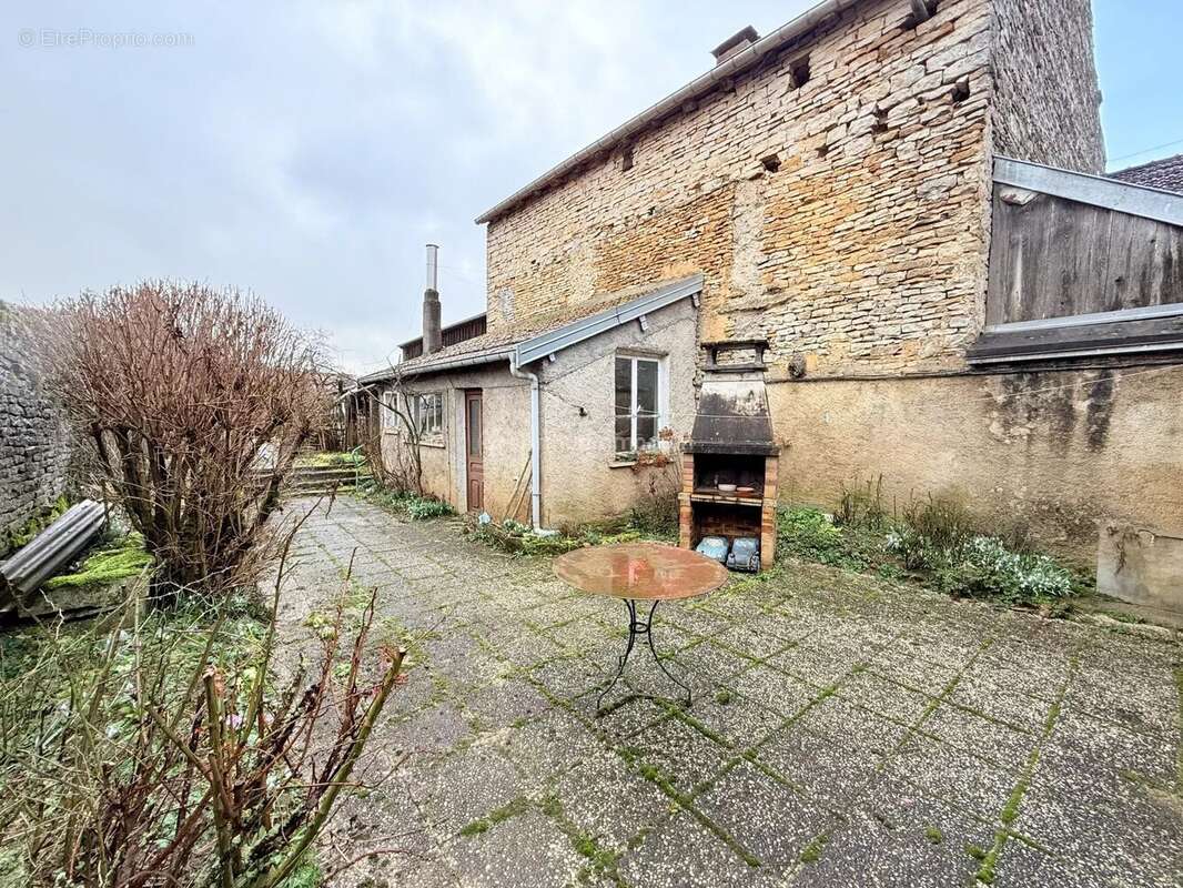 Maison à LIFFOL-LE-GRAND