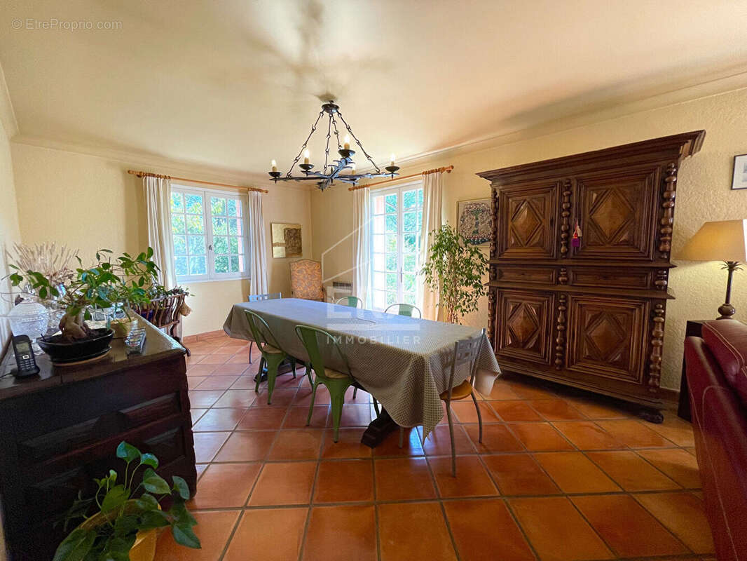 Maison à PERNES-LES-FONTAINES