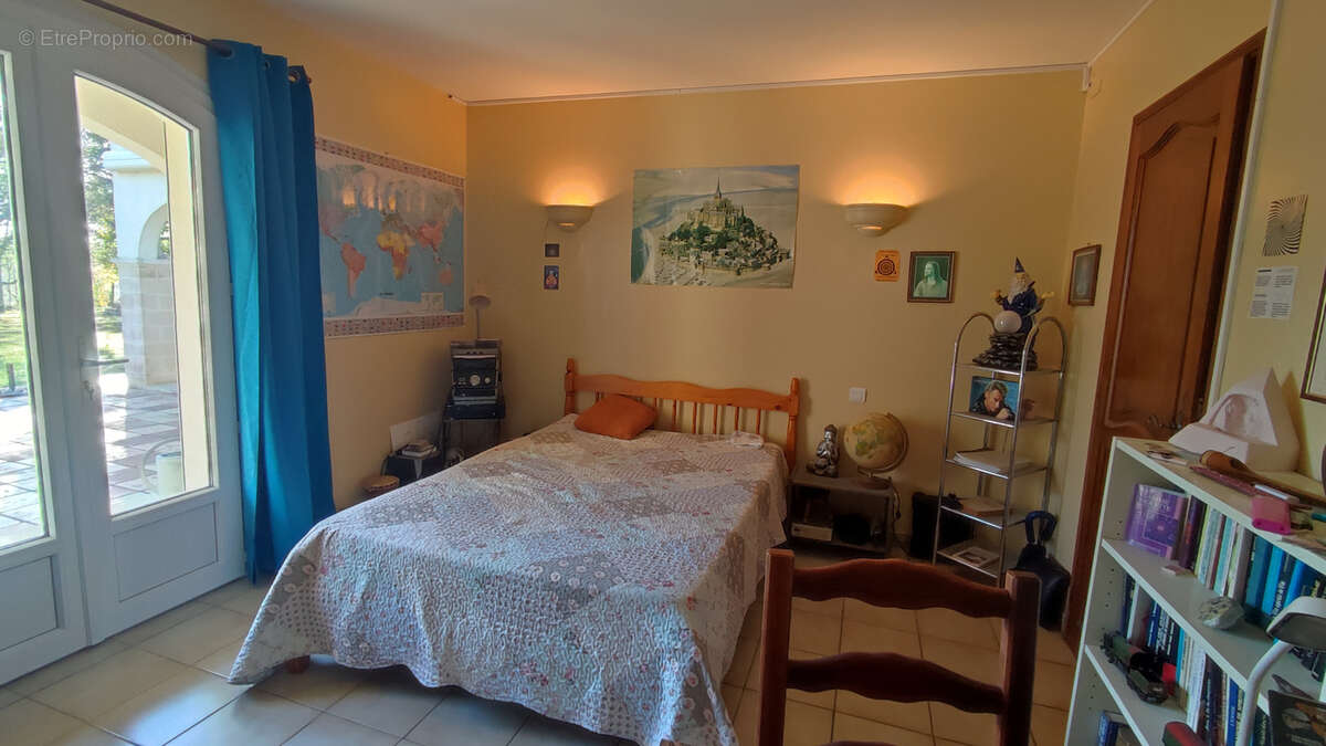 Maison à MONTAIGU-DE-QUERCY