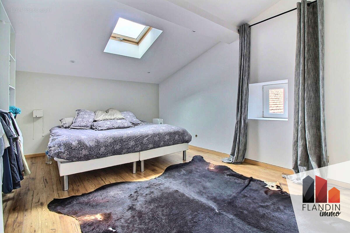 Maison à SAINT-ROMAIN-EN-JAREZ