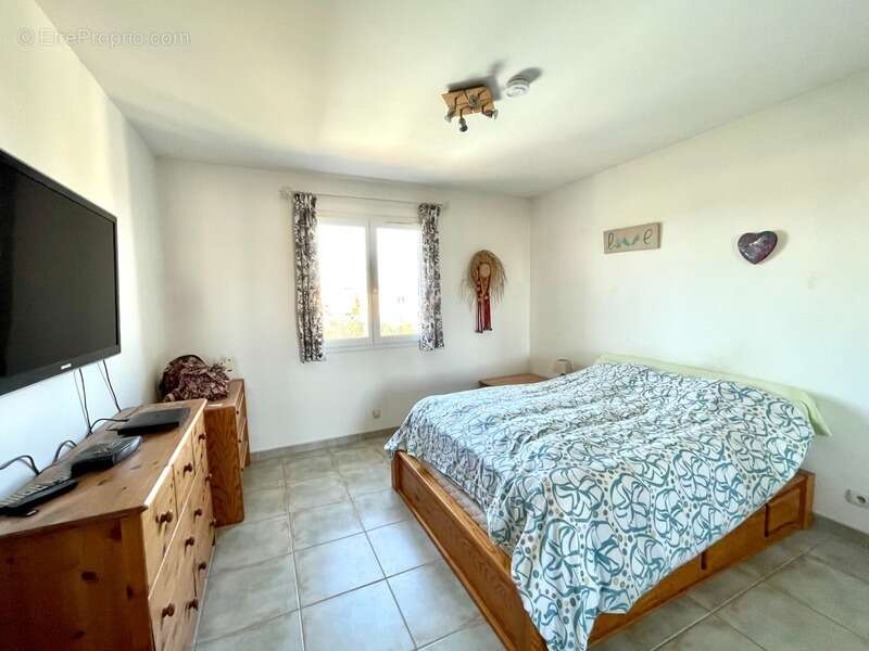 Maison à SAINT-LAURENT-D'AIGOUZE