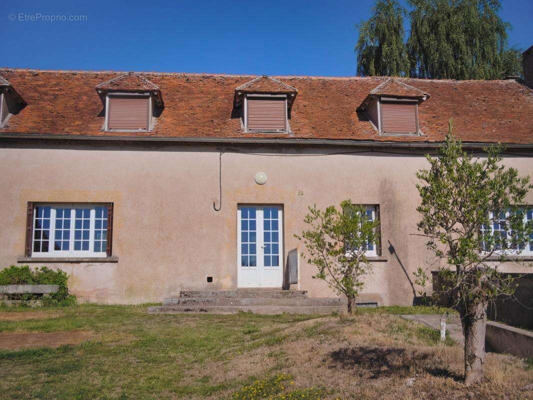 Maison à CERILLY
