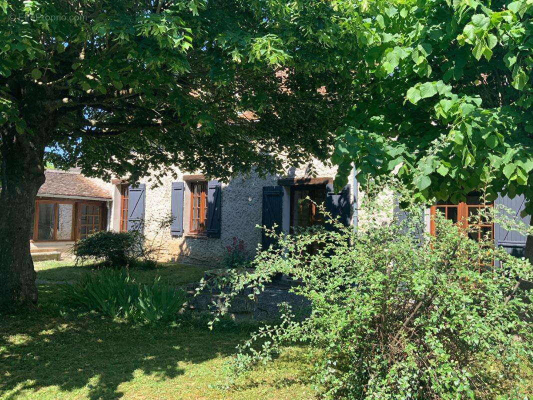 Maison à SALINS