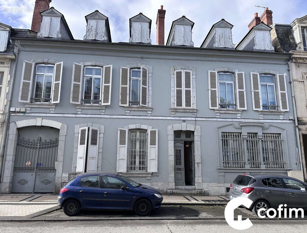 façade rue - Appartement à TARBES