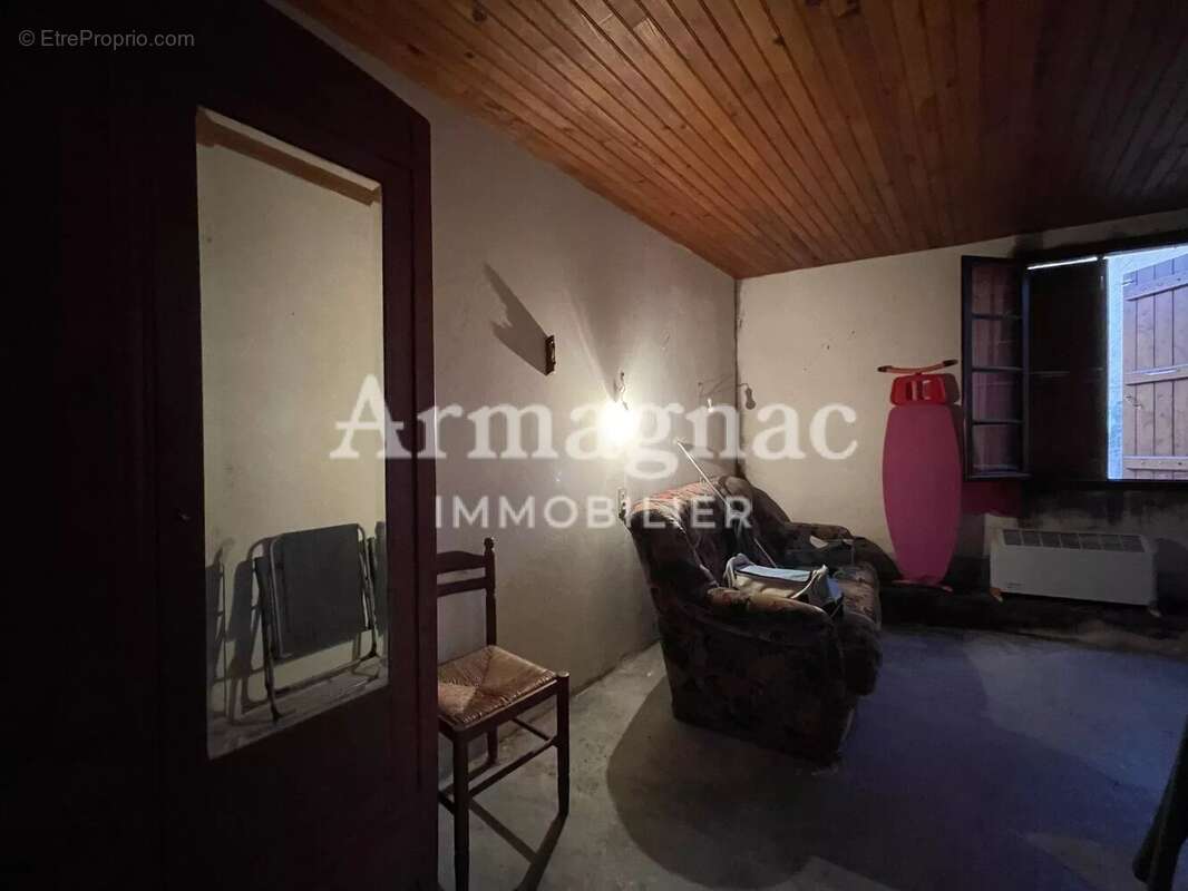 Maison à COURRENSAN