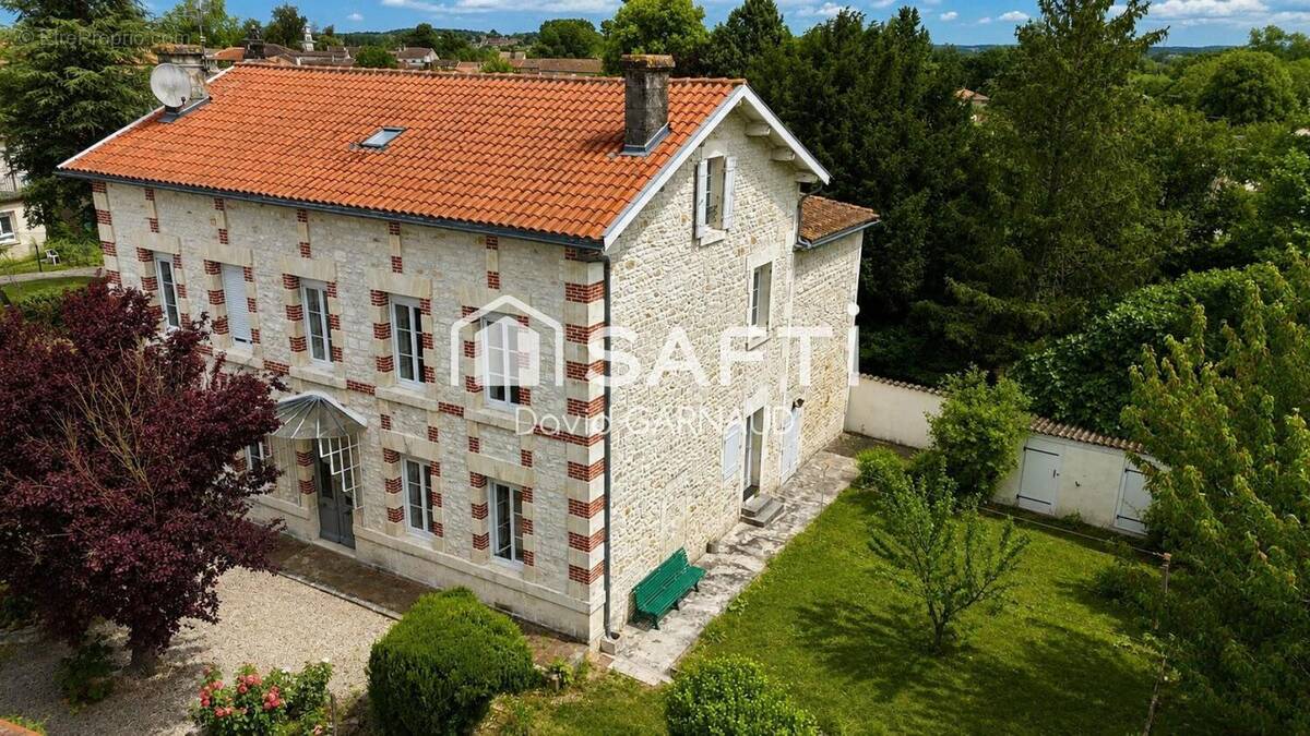 Photo 1 - Maison à CHATEAUNEUF-SUR-CHARENTE
