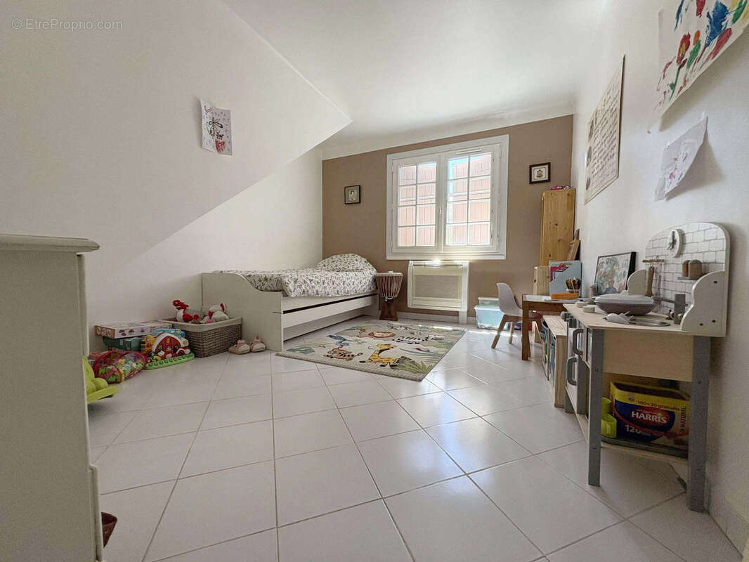 Maison à FOURQUES