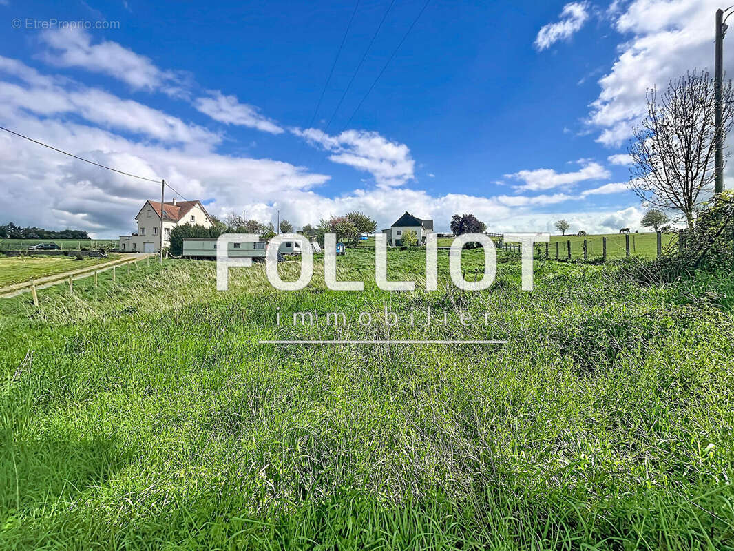 Terrain à THURY-HARCOURT