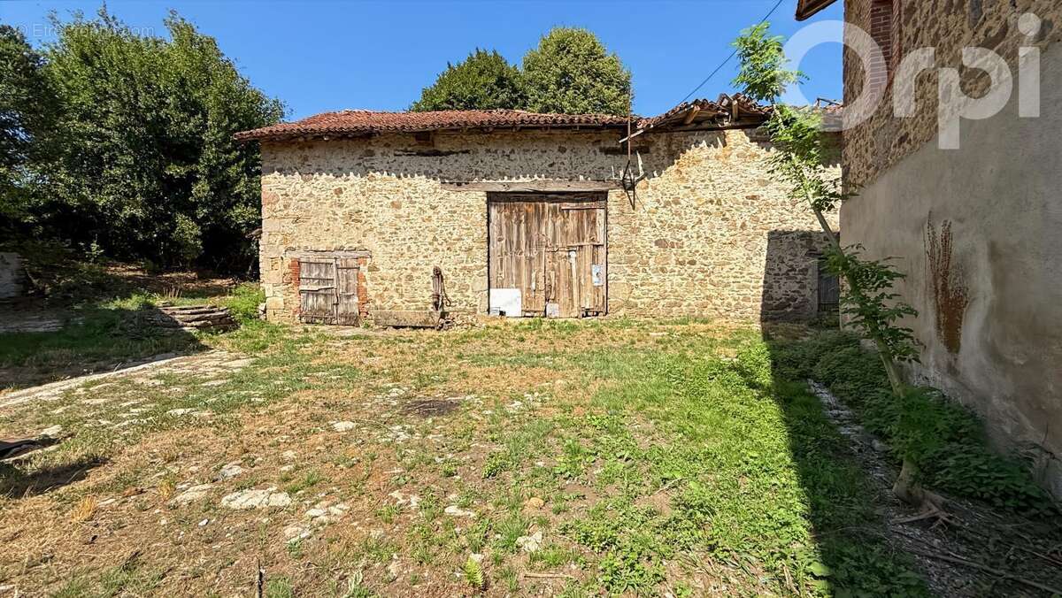  Maison à rénover avec ses 3 granges - photo 8