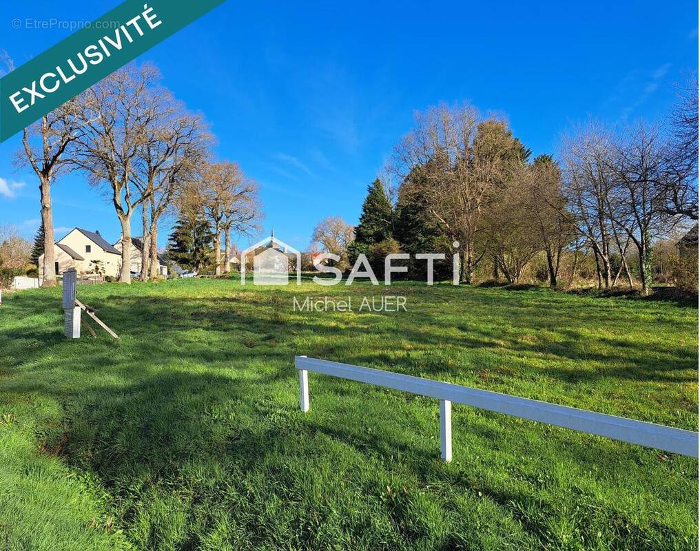 Photo 1 - Terrain à LIVRE-SUR-CHANGEON