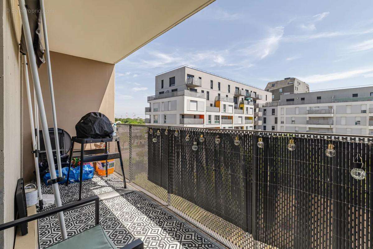 Appartement à FRESNES
