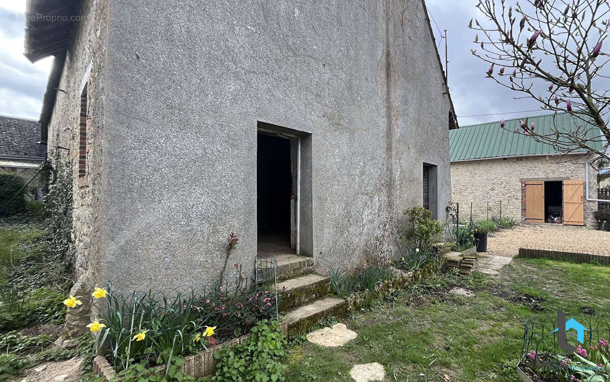 Maison à NEUVY-EN-DUNOIS