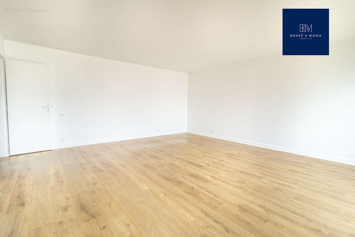 Appartement à COURBEVOIE