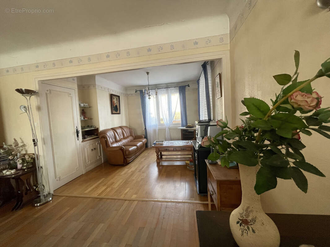 Maison à RIORGES