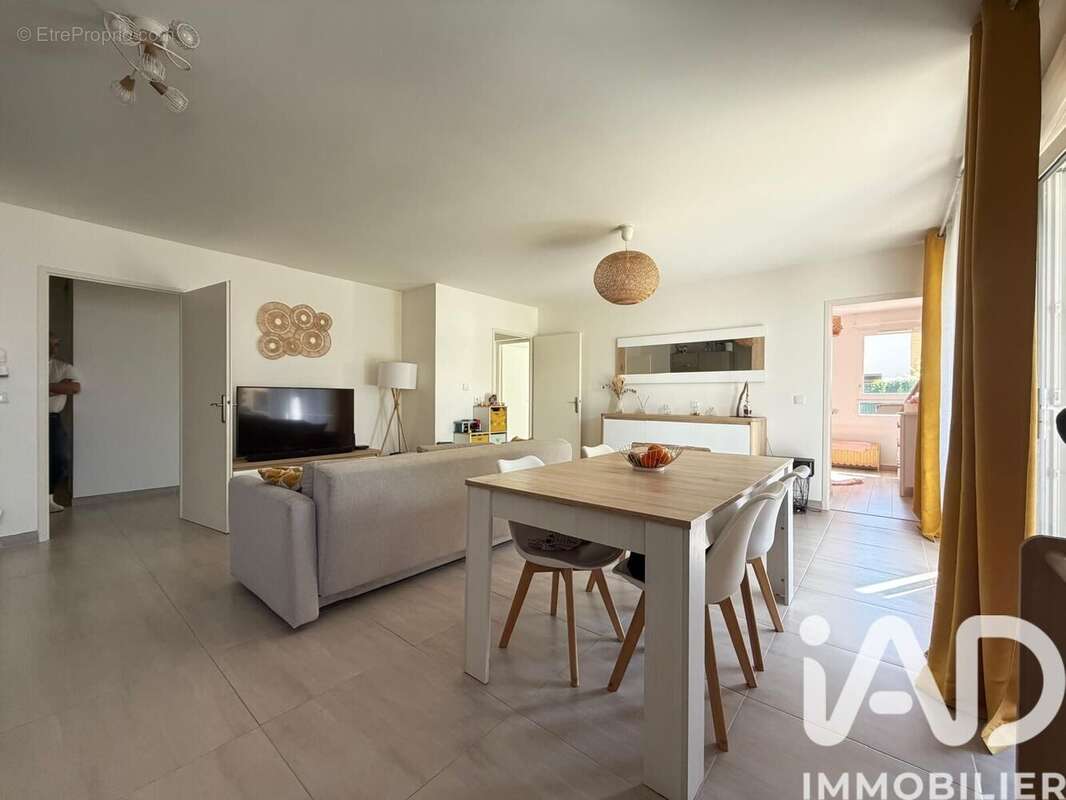 Photo 5 - Appartement à SAINTE-GENEVIEVE-DES-BOIS