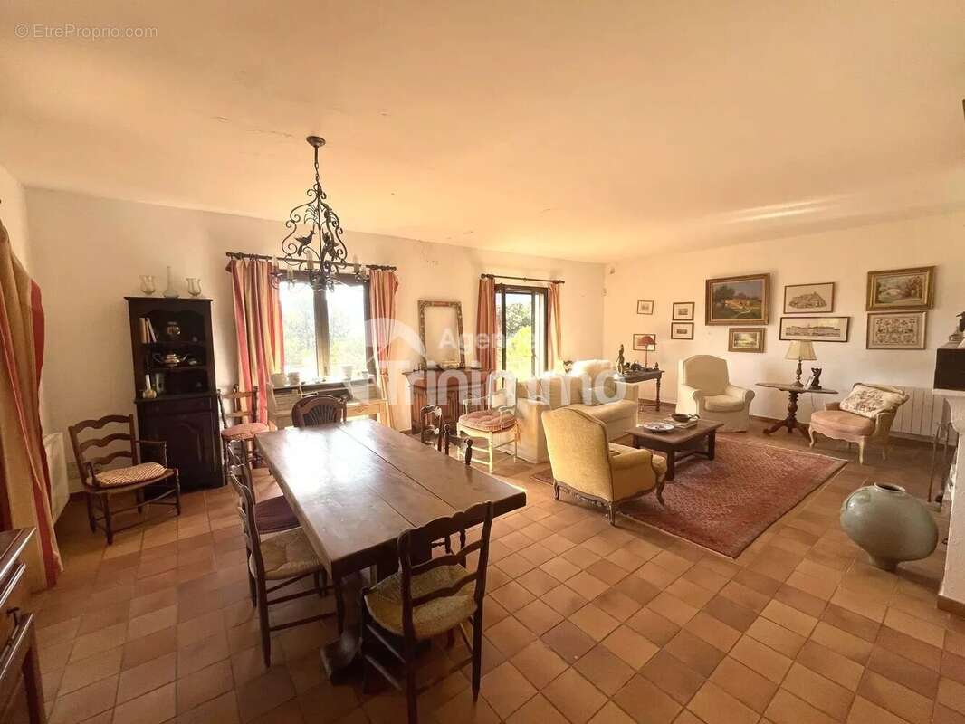 Maison à BERRE-LES-ALPES