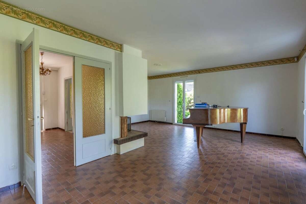 Maison à LA RIVIERE-DE-CORPS